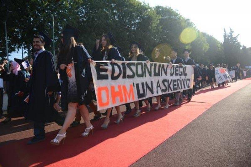 Boğaziçi Üniversitesi mezuniyet töreninde pankartlar konuştu