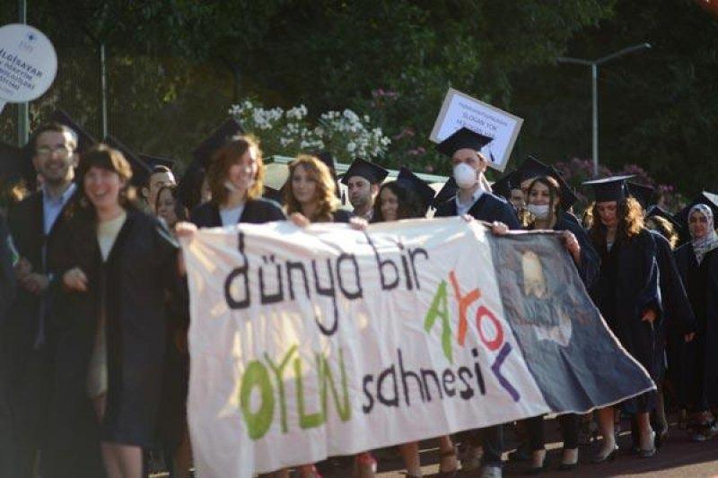 Boğaziçi Üniversitesi mezuniyet töreninde pankartlar konuştu