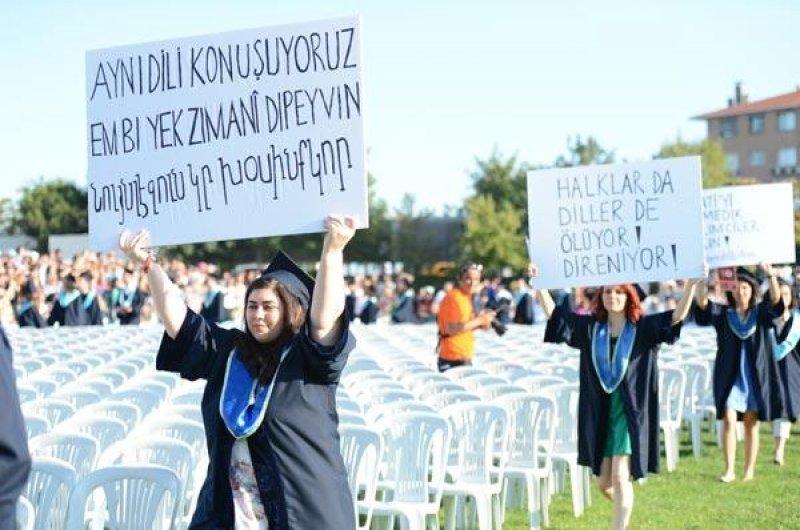 Boğaziçi Üniversitesi mezuniyet töreninde pankartlar konuştu