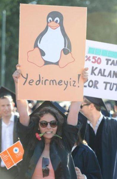 Boğaziçi Üniversitesi mezuniyet töreninde pankartlar konuştu