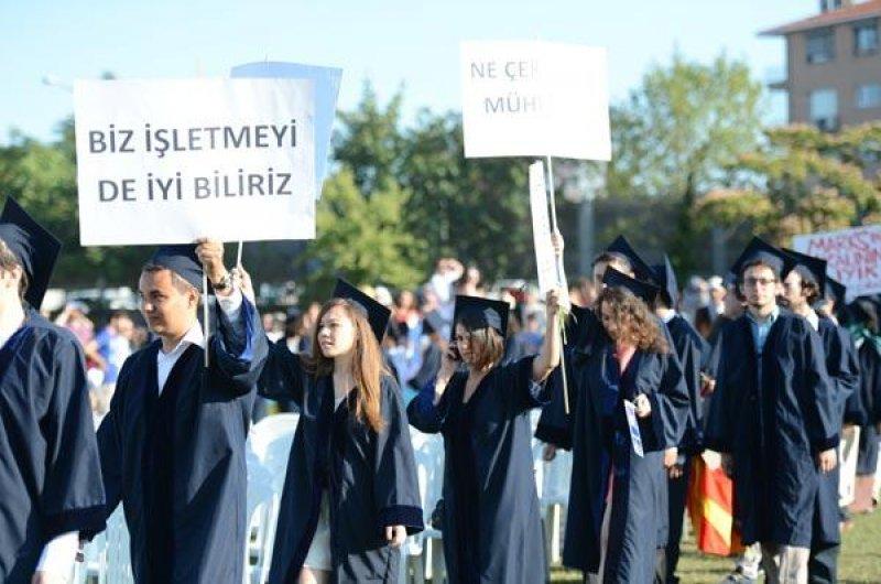 Boğaziçi Üniversitesi mezuniyet töreninde pankartlar konuştu