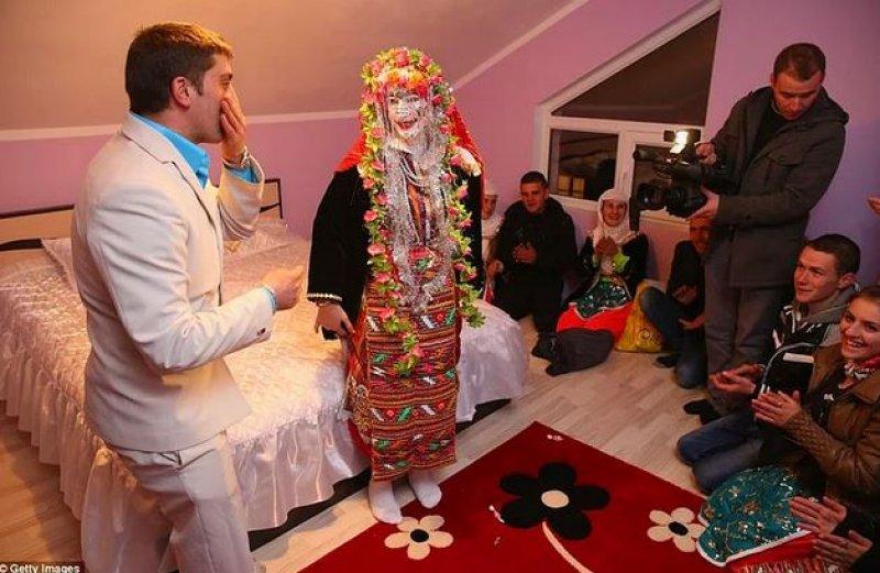  Pomak topluluğunun en ilginç geleneği