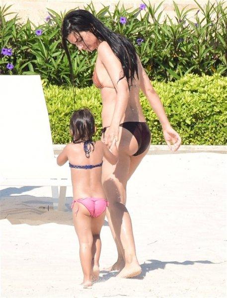 Tuba Büyüküstün tatilde