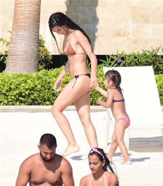 Tuba Büyüküstün tatilde