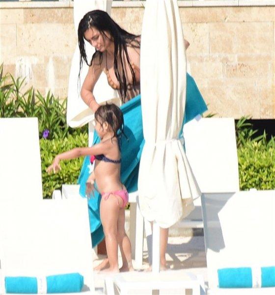 Tuba Büyüküstün tatilde