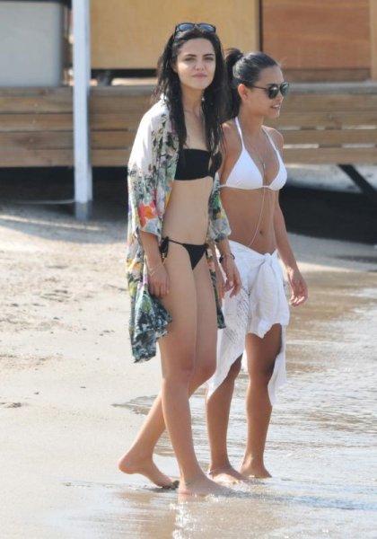 Karagül'ün Özlem'i Hilal Altınbilek tatilde 