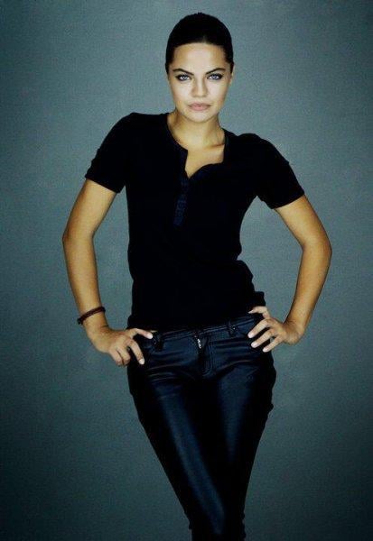 Karagül'ün Özlem'i Hilal Altınbilek tatilde 