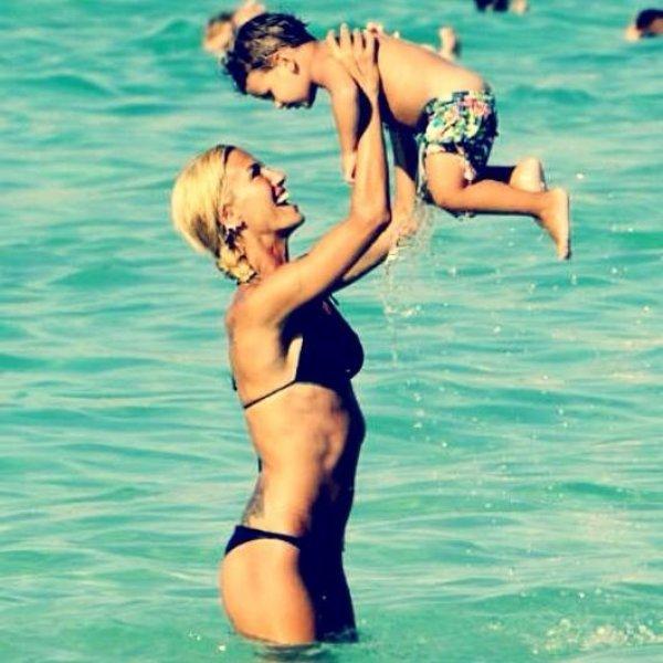 Vefalı gelin Çağla Şıkel