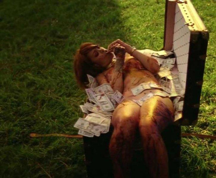 Rihanna'nın yeni klibinden görüntüler