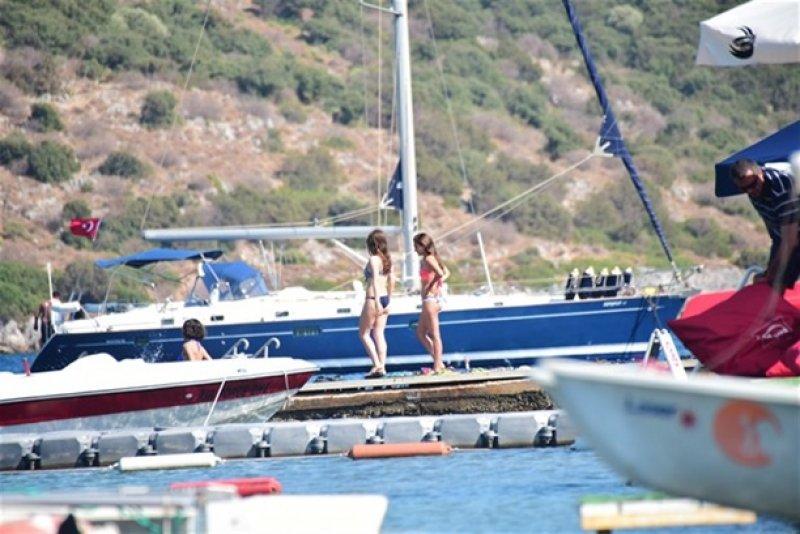 Damla Sönmez tatil sezonunu  Bodrum’da açtı