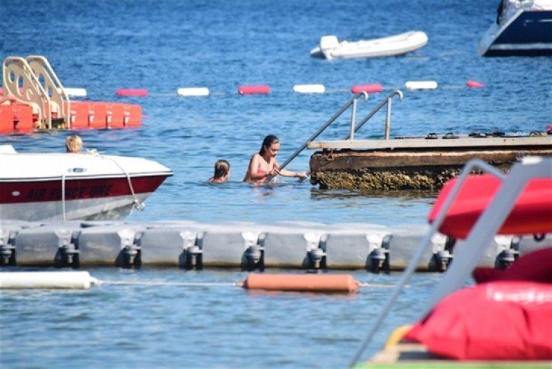 Damla Sönmez tatil sezonunu  Bodrum’da açtı