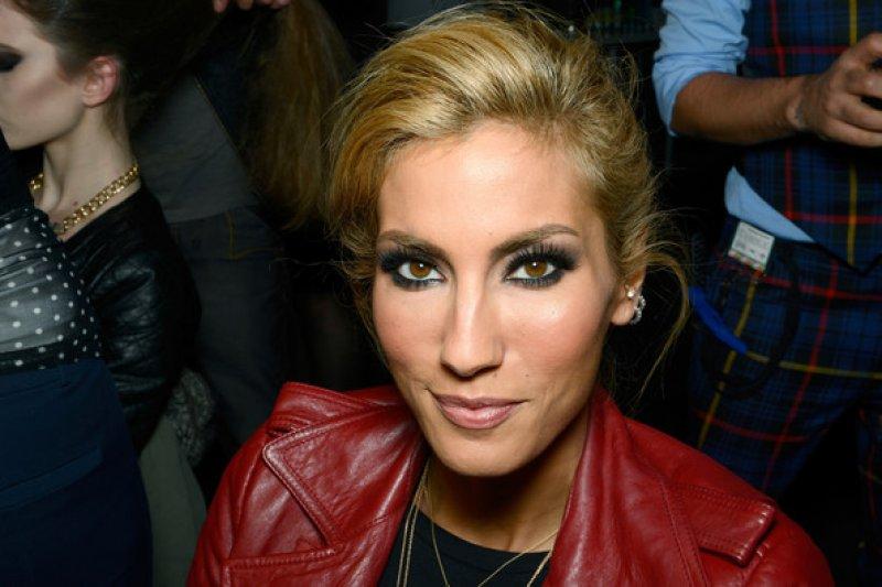 Vefalı gelin Çağla Şıkel