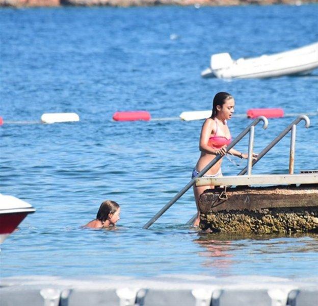 Damla Sönmez tatil sezonunu  Bodrum’da açtı