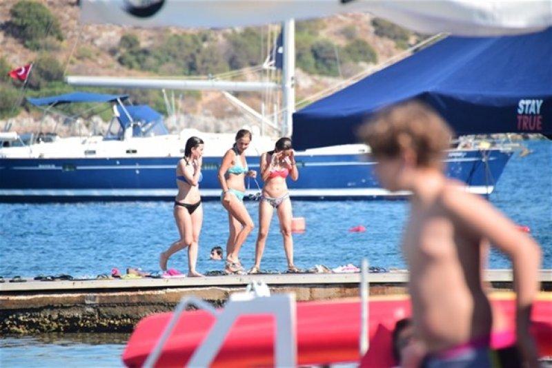 Damla Sönmez tatil sezonunu  Bodrum’da açtı