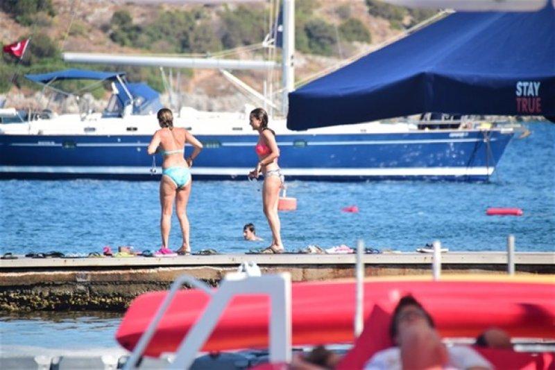 Damla Sönmez tatil sezonunu  Bodrum’da açtı