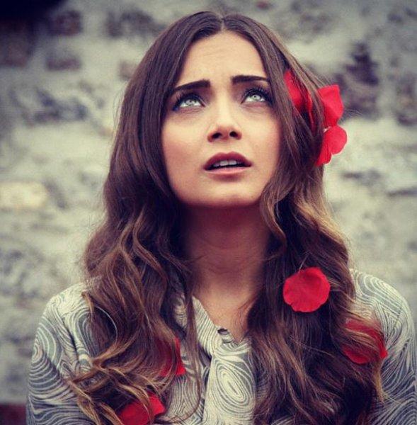 Damla Sönmez tatil sezonunu  Bodrum’da açtı