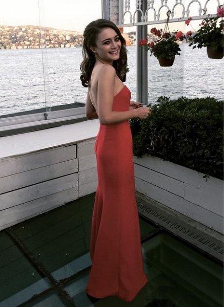 Damla Sönmez tatil sezonunu  Bodrum’da açtı