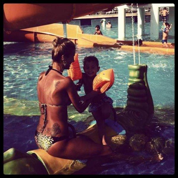 Vefalı gelin Çağla Şıkel