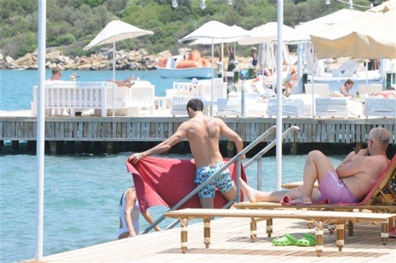 Demet Akalın Bodrum'da sezonu açtı 