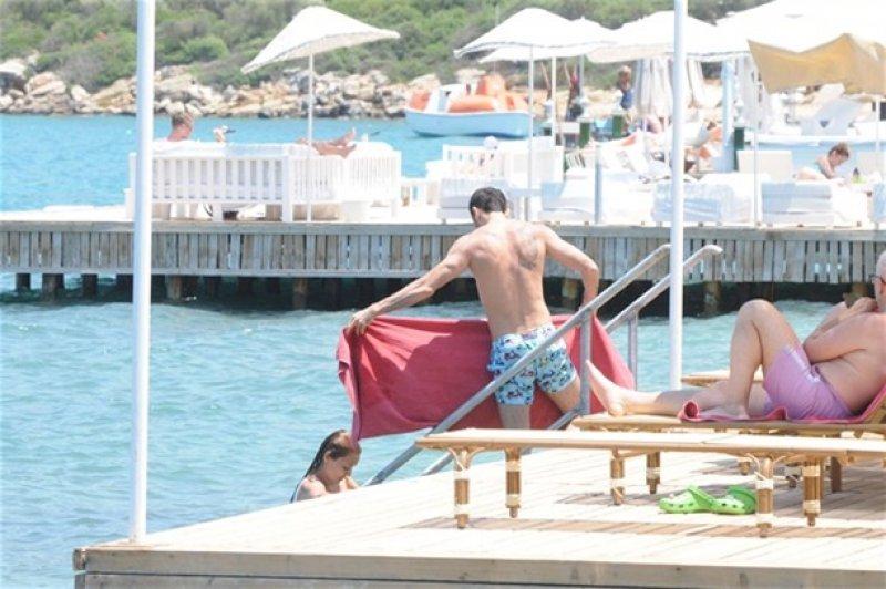 Demet Akalın Bodrum'da sezonu açtı 
