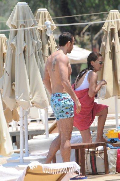 Demet Akalın Bodrum'da sezonu açtı 