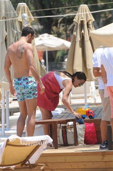 Demet Akalın Bodrum'da sezonu açtı 