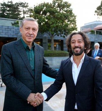 Cumhurbaşkanı Erdoğan sanatçılarla iftar yaptı