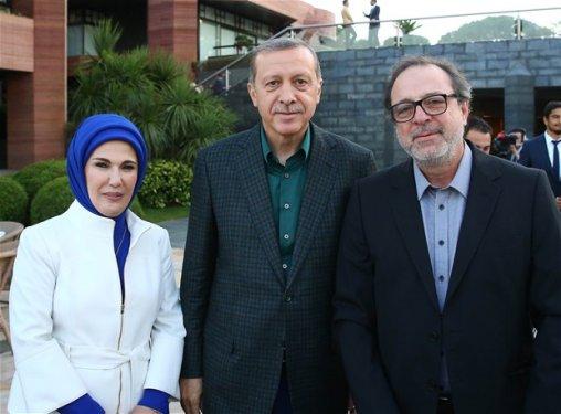 Cumhurbaşkanı Erdoğan sanatçılarla iftar yaptı