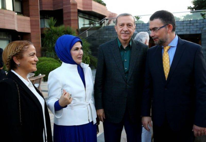 Cumhurbaşkanı Erdoğan sanatçılarla iftar yaptı