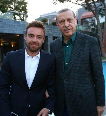 Cumhurbaşkanı Erdoğan sanatçılarla iftar yaptı