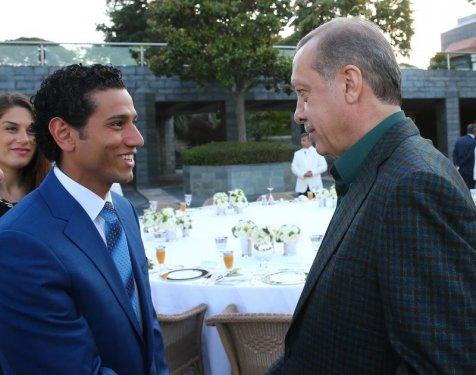 Cumhurbaşkanı Erdoğan sanatçılarla iftar yaptı