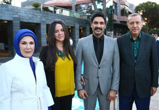 Cumhurbaşkanı Erdoğan sanatçılarla iftar yaptı