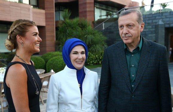 Cumhurbaşkanı Erdoğan sanatçılarla iftar yaptı