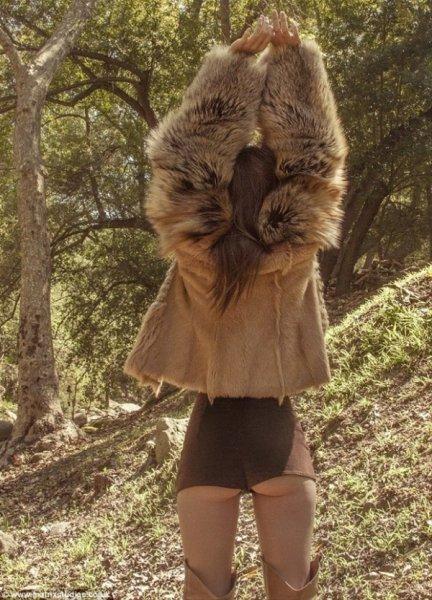 Ünlü model Emily Ratajkowski Instagram'da büyüledi