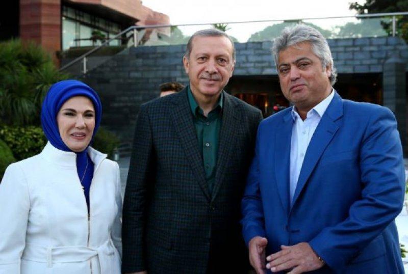 Cumhurbaşkanı Erdoğan sanatçılarla iftar yaptı