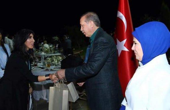 Cumhurbaşkanı Erdoğan sanatçılarla iftar yaptı