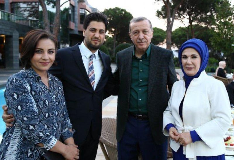 Cumhurbaşkanı Erdoğan sanatçılarla iftar yaptı
