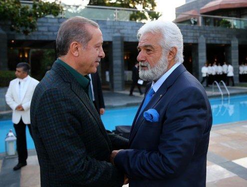 Cumhurbaşkanı Erdoğan sanatçılarla iftar yaptı