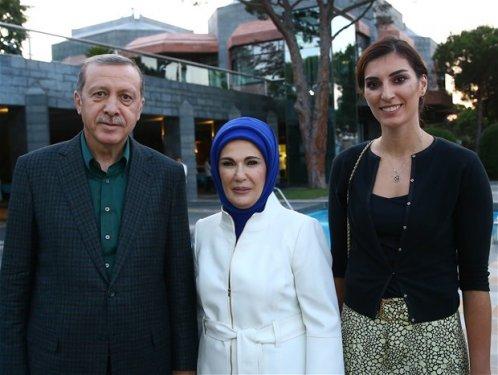 Cumhurbaşkanı Erdoğan sanatçılarla iftar yaptı