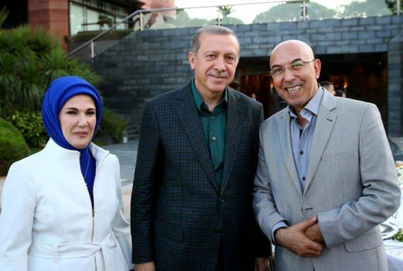 Cumhurbaşkanı Erdoğan sanatçılarla iftar yaptı