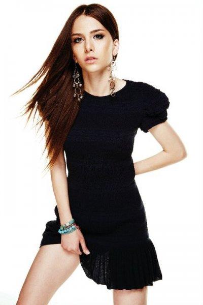 Ezgi Asaroğlu'nun makyajsız fotoğrafı şaşırttı 