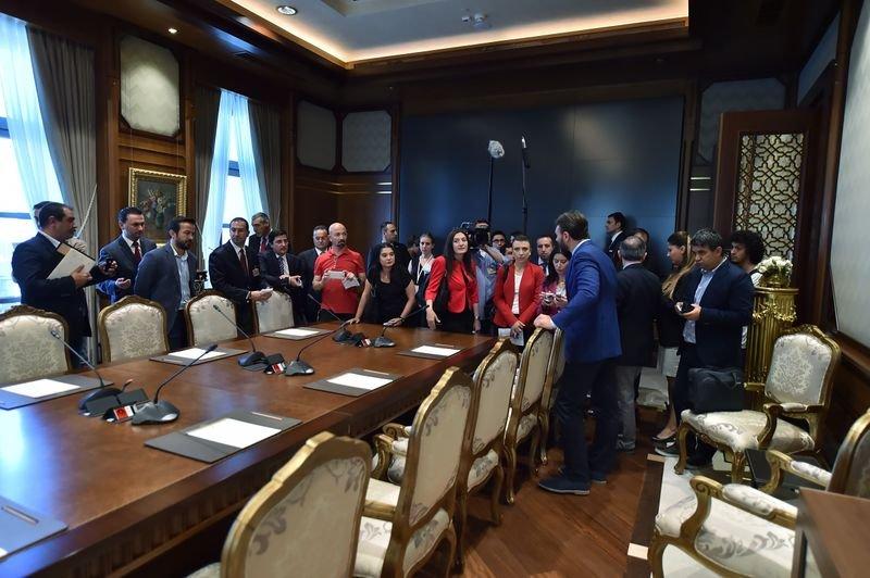 Cumhurbaşkanlığı Külliyesi muhabirlere gezdirildi