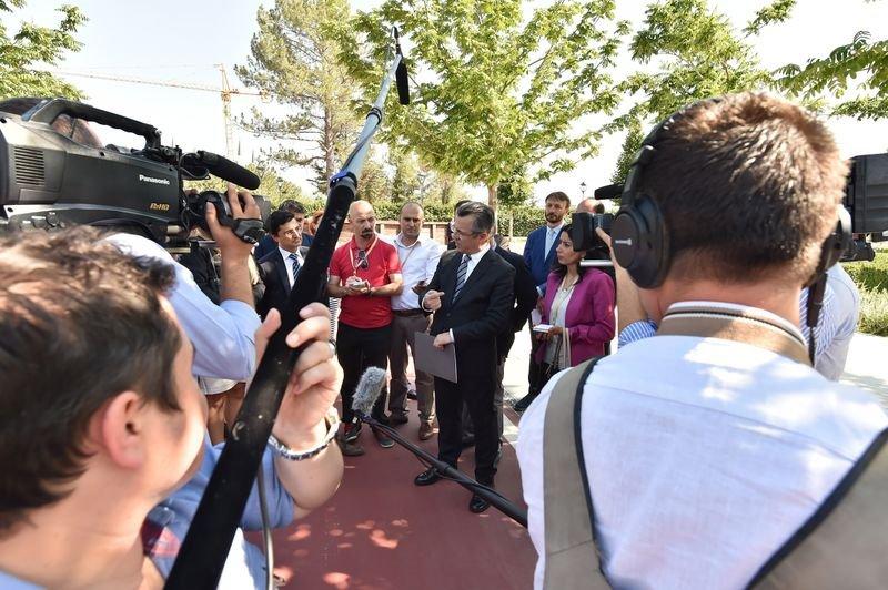 Cumhurbaşkanlığı Külliyesi muhabirlere gezdirildi