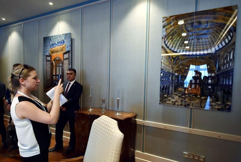 Cumhurbaşkanlığı Külliyesi muhabirlere gezdirildi