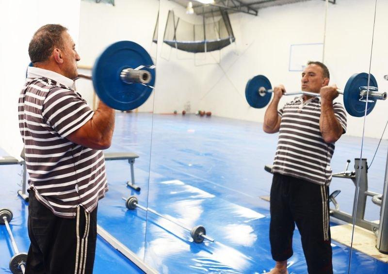 Ahmet Taşçı 300 kiloluk lastikle antrenman yapıyor