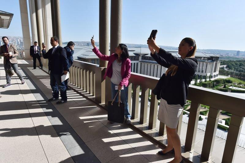 Cumhurbaşkanlığı Külliyesi muhabirlere gezdirildi