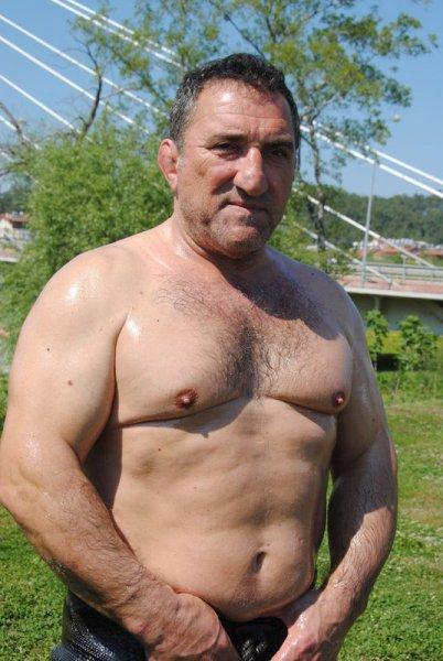 Ahmet Taşçı 300 kiloluk lastikle antrenman yapıyor