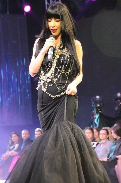 Hande Yener'den seksi klip