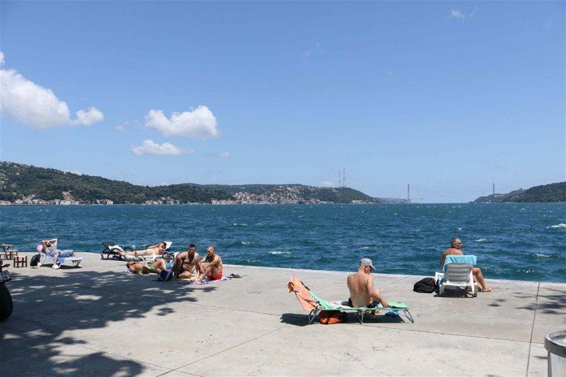 İstanbul boşaldı sahiller doldu