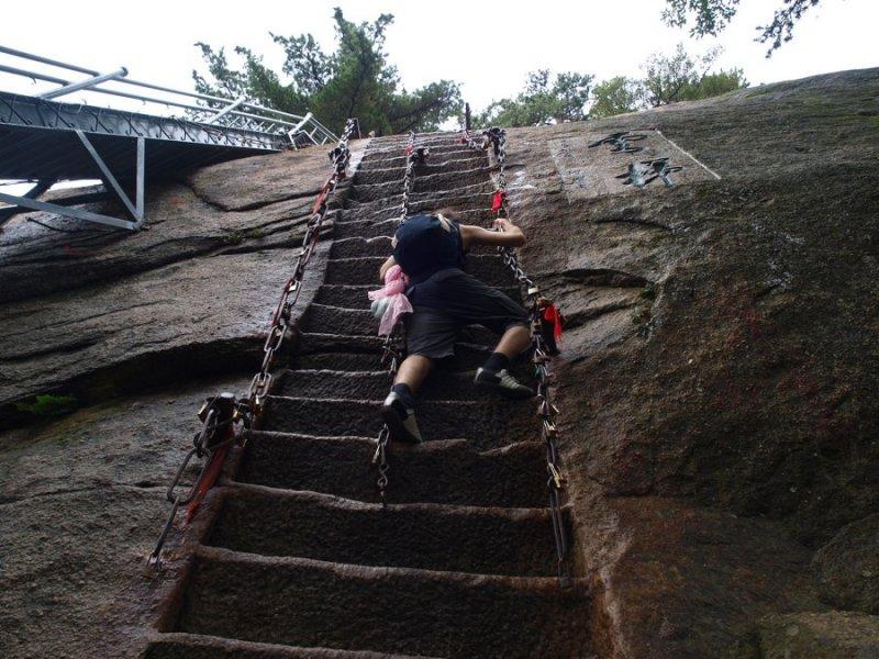 Dünyanın en tehlikeli turistlik yeri  Daoist tapınağı